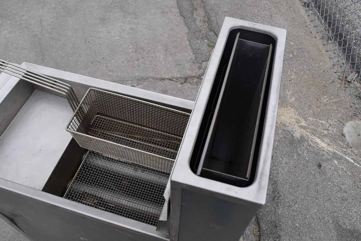 Used Pitco Matic Frialator 14 Commercial Restaurant fryer Gas Fired Deep Fat Food - NEAR NEW CONDITION