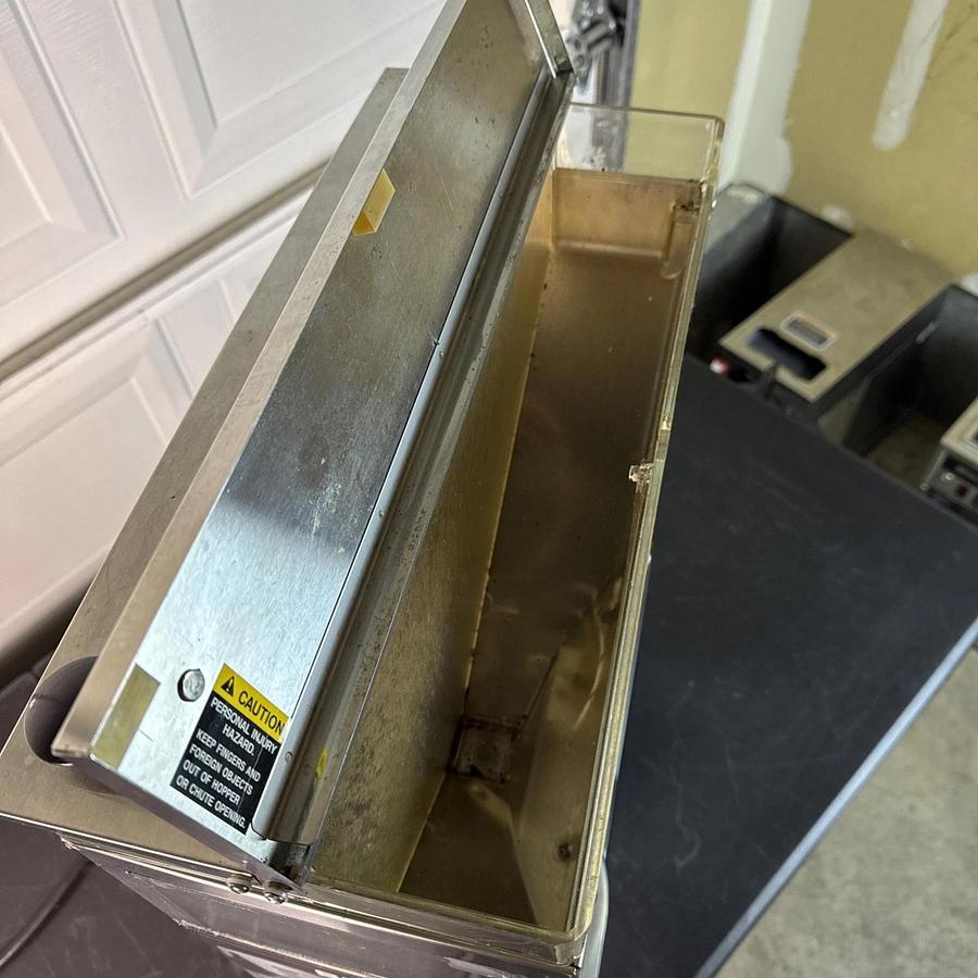 Used BUNN G9-2T DBC - Dual Portion Control Coffee Grinder - HAS TWO HOPPERS