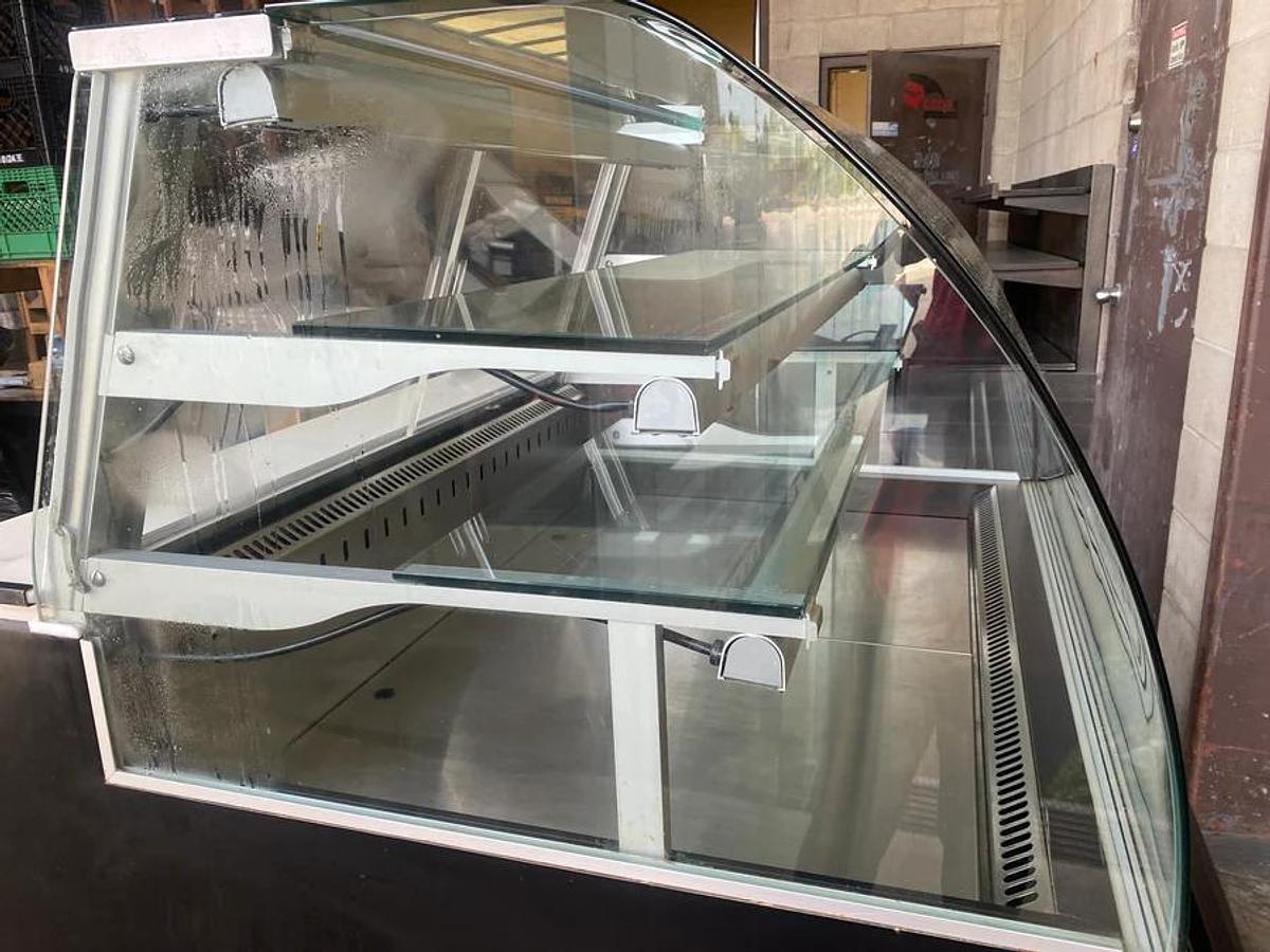 Used Canadian Display Systems Inc. DLRP 5146 Pastry/Deli Display Cooler - 46.5" WIDE