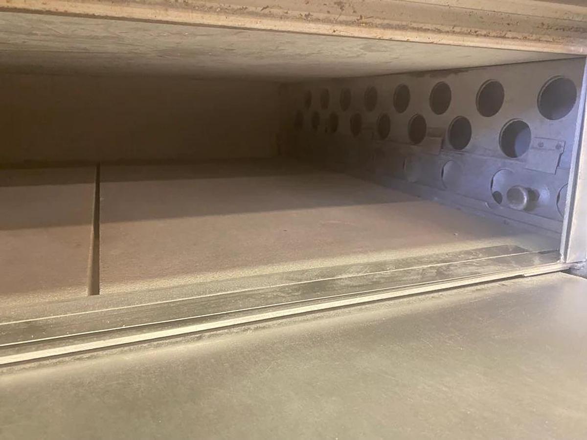 Used Bakers Pride FC616/Y600 Double Deck Natural Gas Pizza Oven - SUPER DEAL