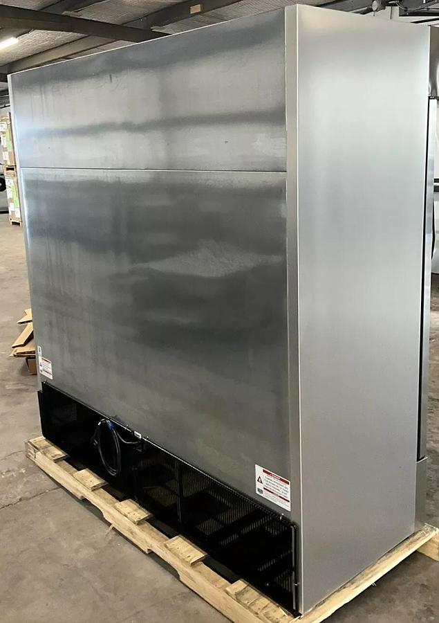 Used 2024 TRUE T-72-HC 3 door stainless steel refrigerator reach-in on casters T-72 - brand new clearance item