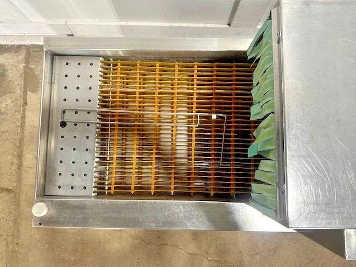 Used MOYER DIEBEL SW600R 72" RIGHT-LEFT LOW TEMP PASS THROUGH AUTOMATIC GLASSWASHER