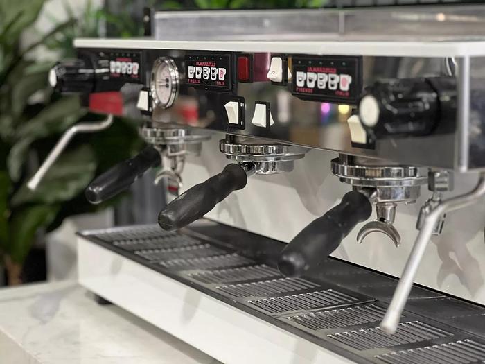 Refurbished LA MARZOCCO LINEA CLASSIC 3 GROUP ESPRESSO COFFEE MACHINE CUSTOM WHITE & GREEN
