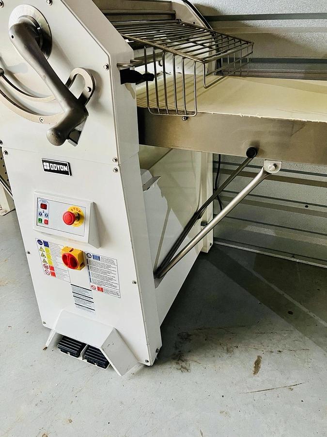 Used Doyon LMA620 Reversible Dough Sheeter - Floor Model