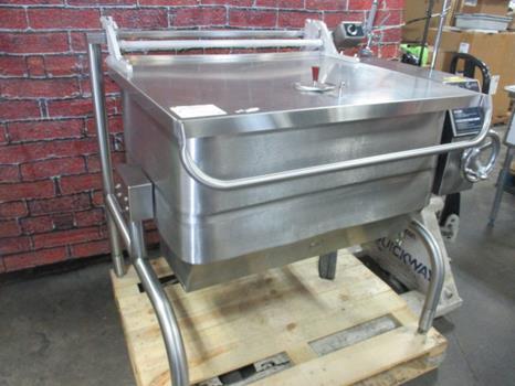 Used Groen 40-Gallon Commercial Gas Tilting Skillet/Braising Pan