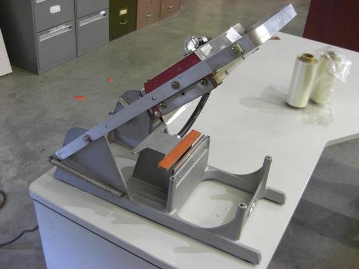 Used ANCHOR LIDDING MACHINE