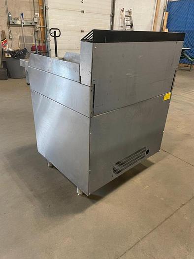 Refurbished Lot 126 GARLAND S686-12R ELECTRIC 4-BURNER RANGE WITH 12" GRIDDLE AND OVEN