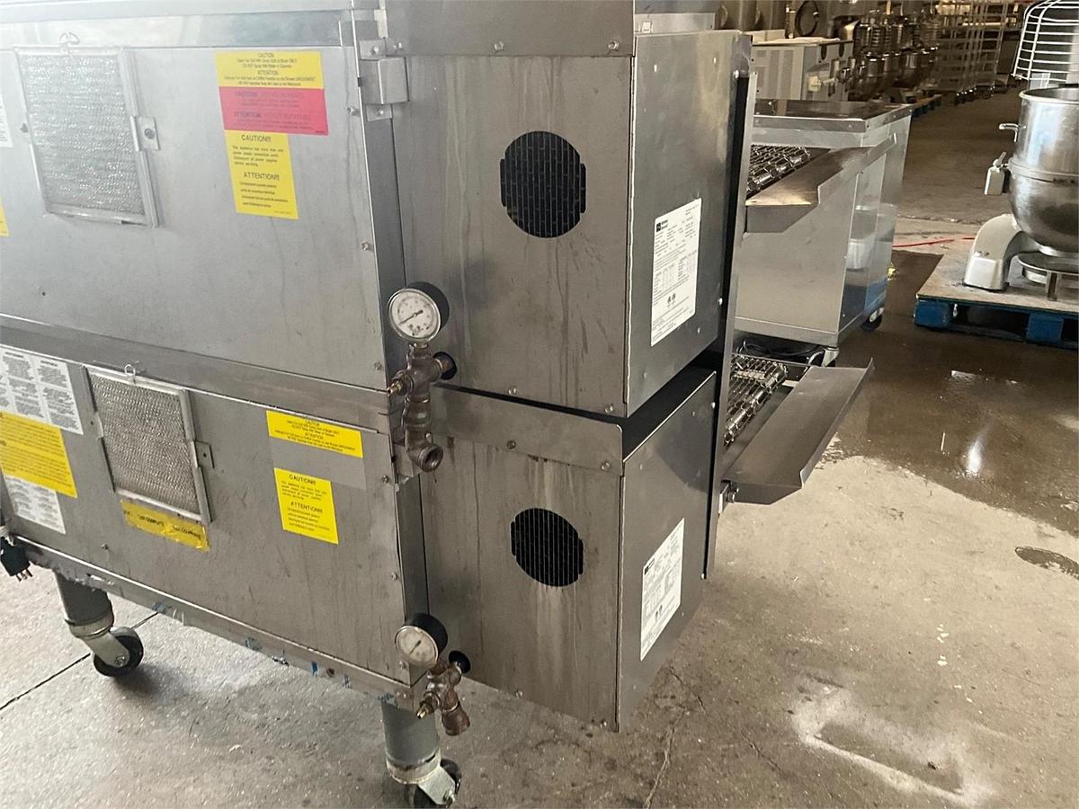 Used 2023 Middleby Marshall gas conveyor double oven - PS638G