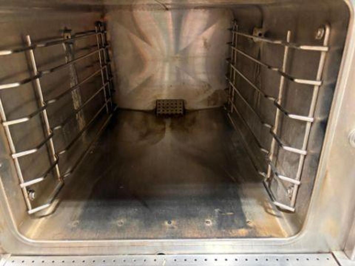 Used STEAMCAN SX-3 ELECTRIC CONVECTION STEAMER WITH STAND