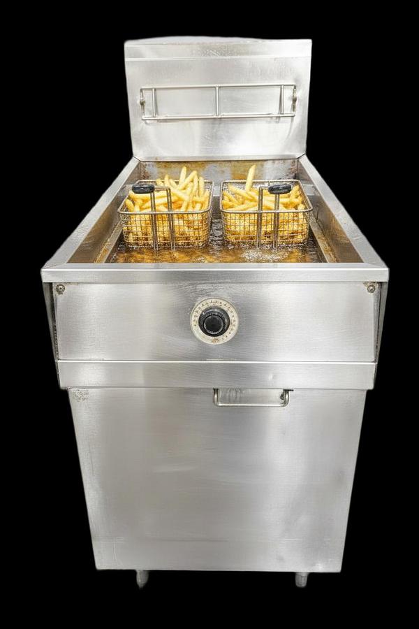 Used Frymaster 80 LB natural gas deep fryer  -150,000 btus