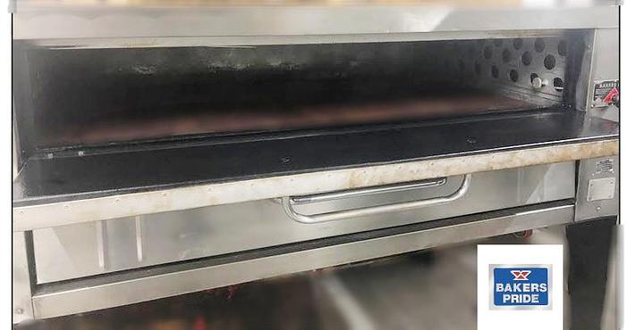 Used Bakers Pride Y600 Pizza Deck Oven - Gas