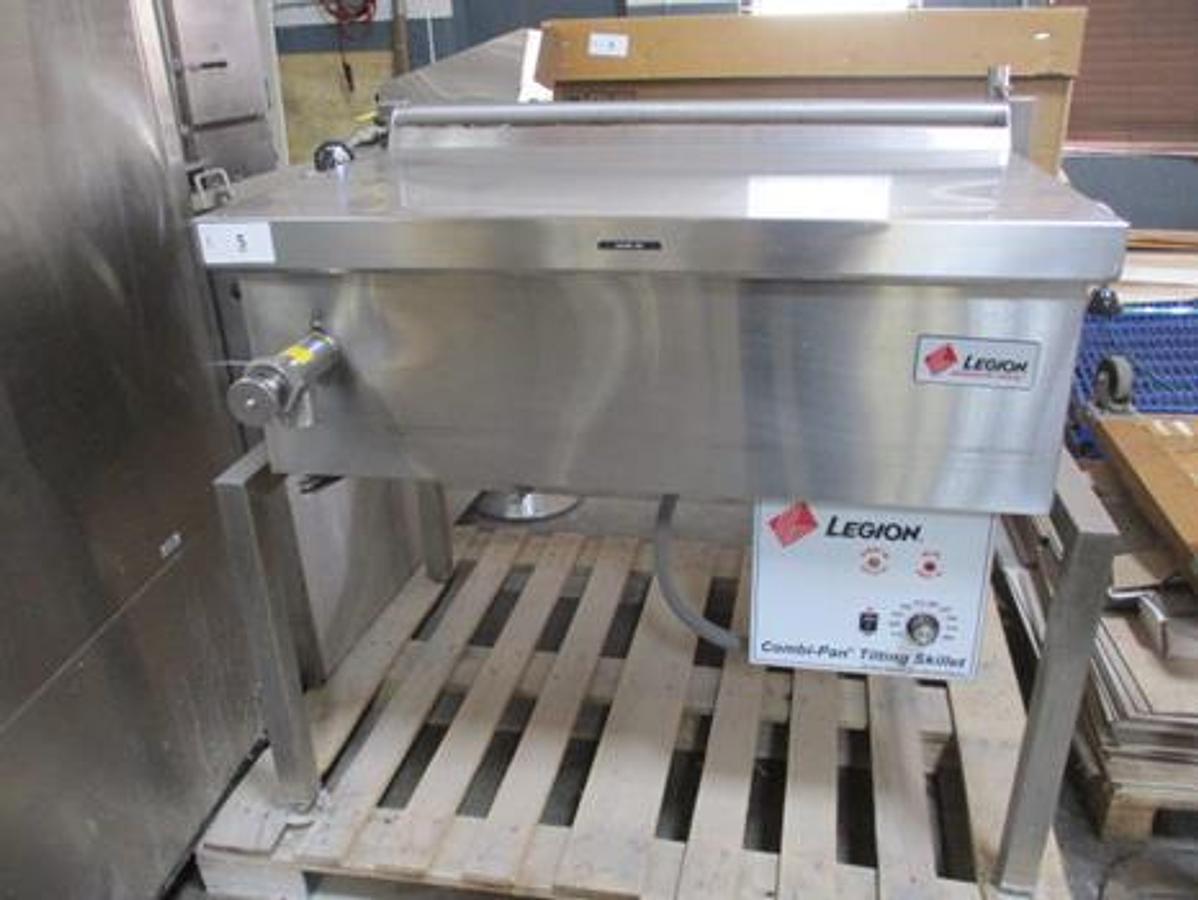 Used Legion CS41- 9 Combi Pan Tilting Skillet - LIKE NEW 