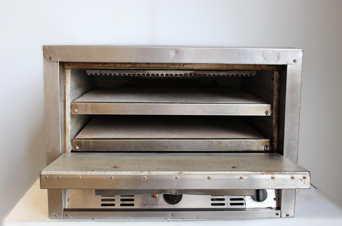 Used Bakers Pride Model: P22S Hearthbake Series Electric Pizza & Pretzel Oven