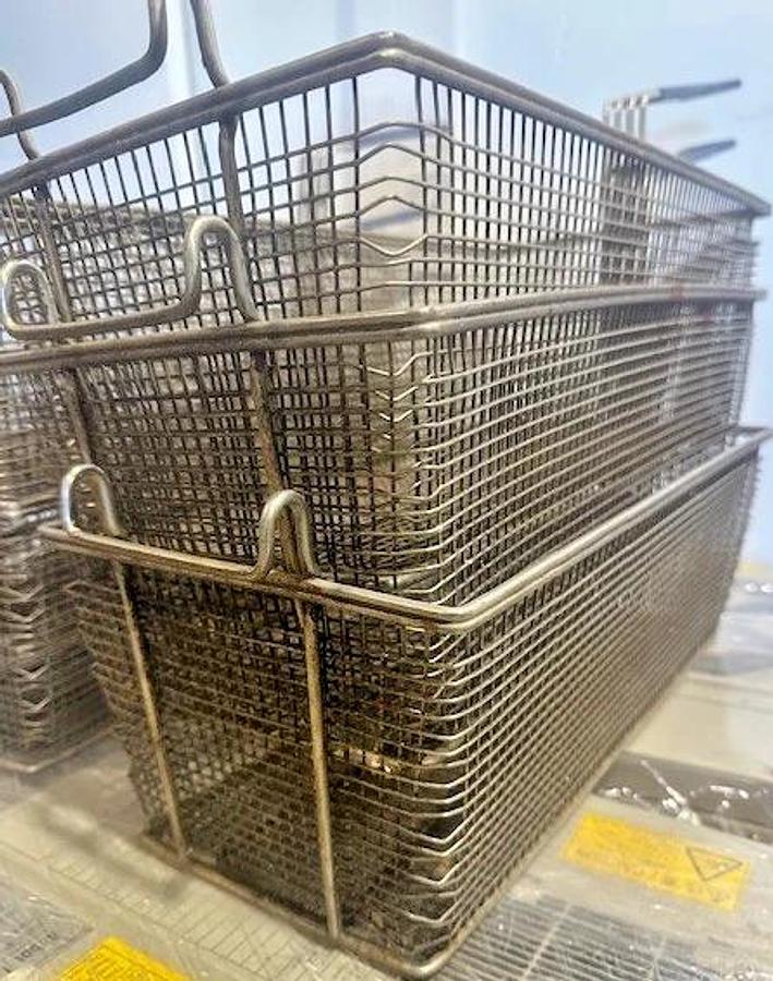 Used PITCO F18SS-CLQV"H.D COMMERCIAL N GAS FRYER WITH DUMPSTER AND 6 BASKETS