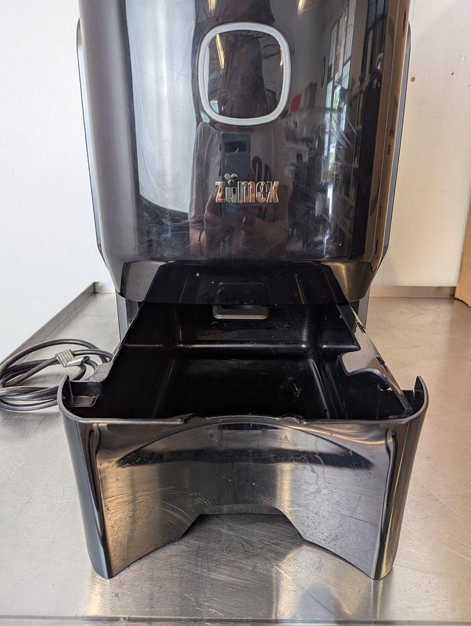Used Zumex Soul Series 2 Smart Citrus Juicer - brand new