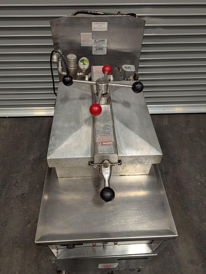 Used Henny Penny 600 Pressure Fryer- natural gas
