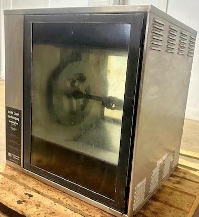 Used HENNY PENNY SCR-6" COMMERCIAL ELECTRIC DIGITAL CHICKEN ROTISSERIE OVEN 208V,3PH - C/W CHICKEN SPITS (SPEARS)