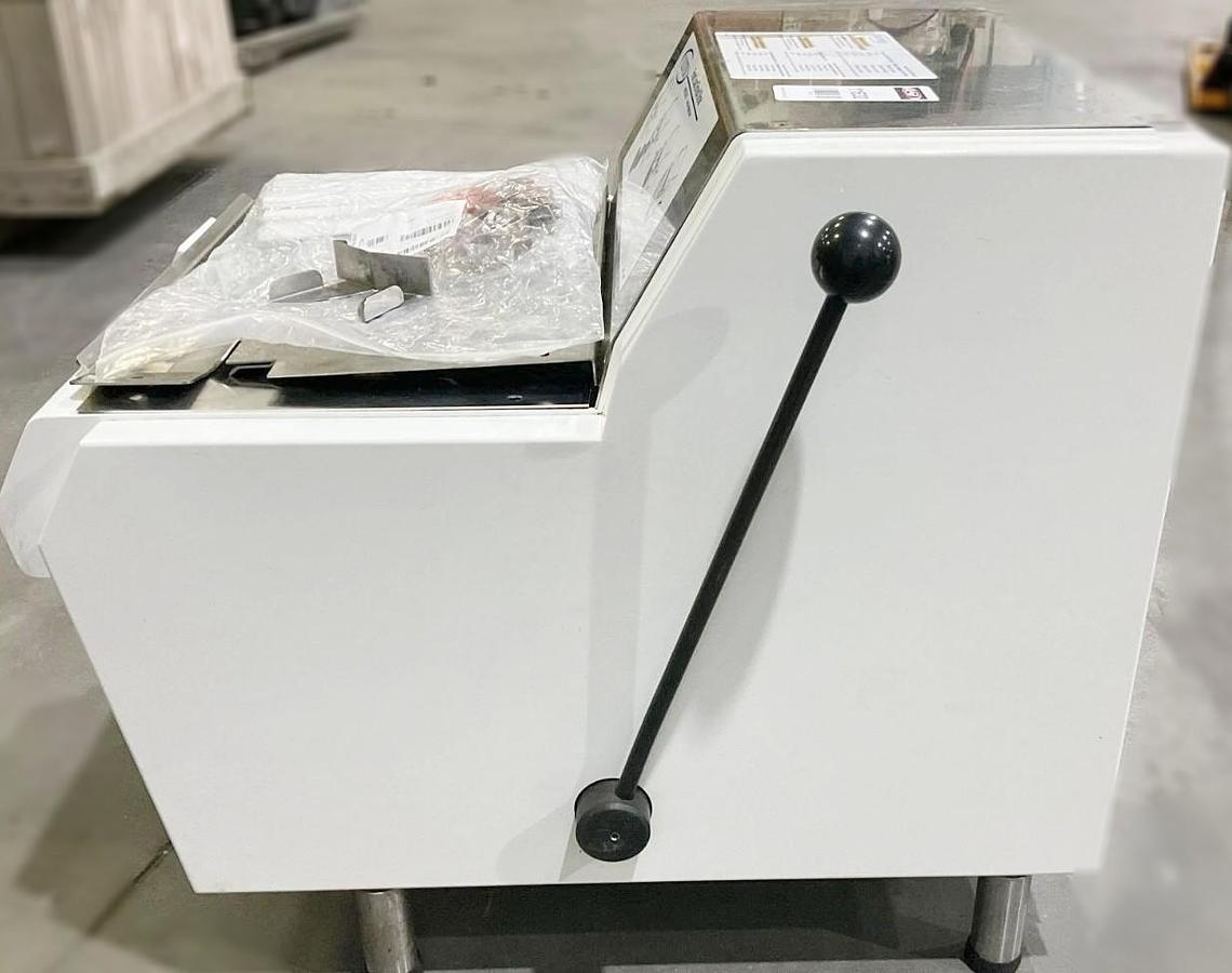 Used OLIVER FRONT LOADER BREAD SLICER MODEL 732-N