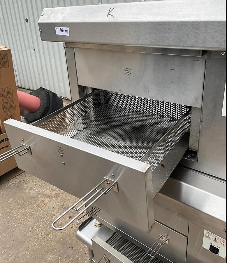 Used Quik’n Crisp greaseless double air fryer w/stand - ventless 