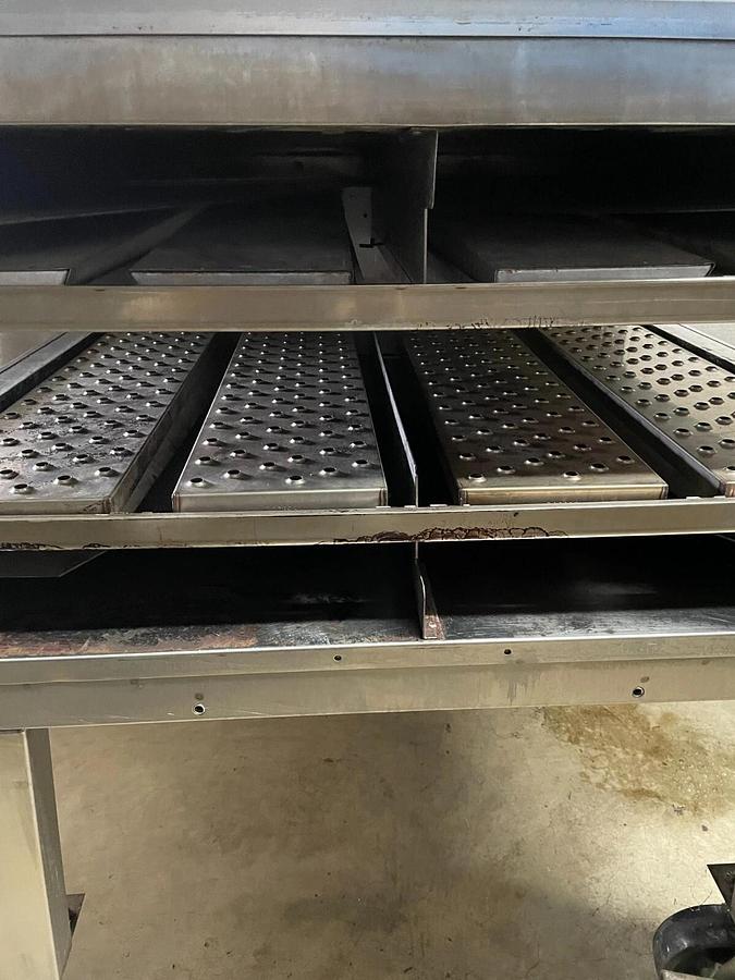 Used Lincoln Impinger 1600 - Single Deck 32" Gas Conveyor Pizza Oven w/Stand Casters
