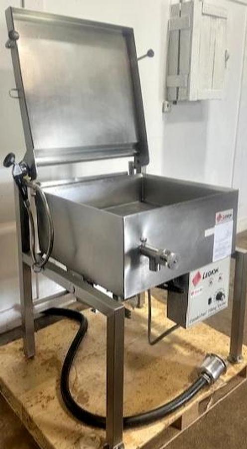 Used LEGION CSG28-7" COMMERCIAL N GAS-FIRED TILTING SKILLET, COMBI-PAN BRAISING PAN