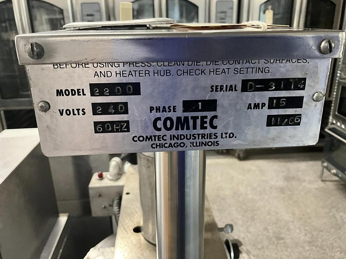 Used Comtec 2200 semi automatic pie press with 11" die set Pie Crust Dough Pumkin