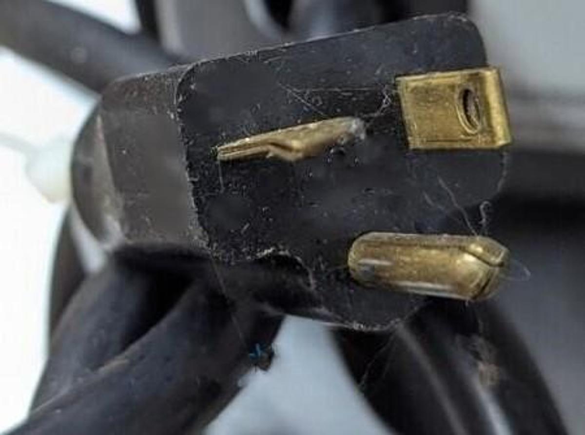 Used VOLLRATH CBT15 VERTICAL TOASTER, 208V, 3300W - 2 AVAILABLE