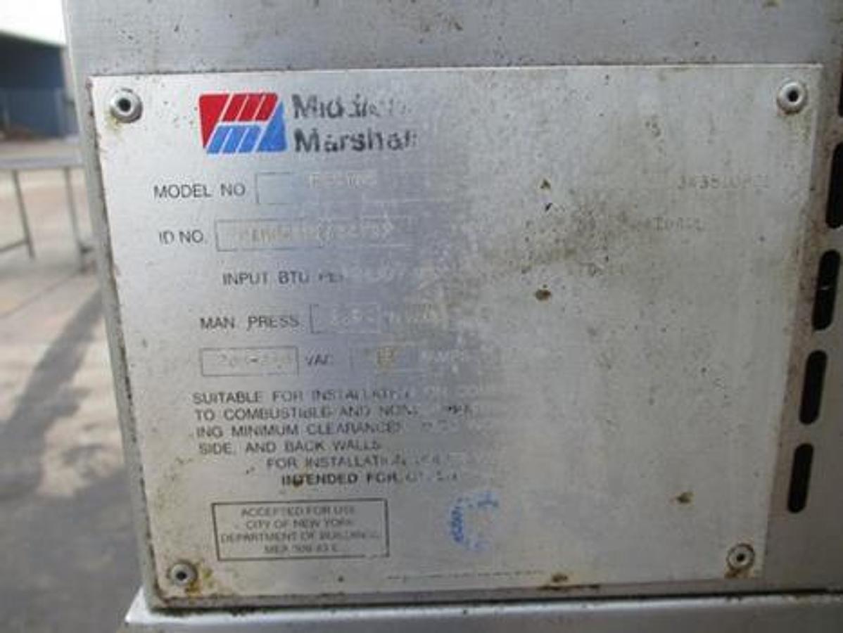 Used MIDDLEBY MARSHALL GAS CONVEYOR PIZZA OVEN