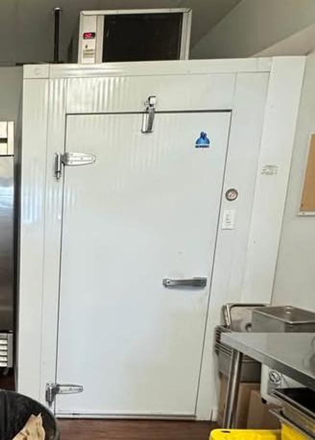 Used Norbec Walk n Refrigerator 5' x 5' - excellent condiition