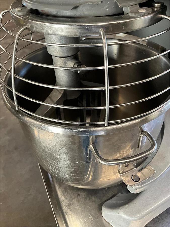 Used  Hobart 20qt Legacy with stand