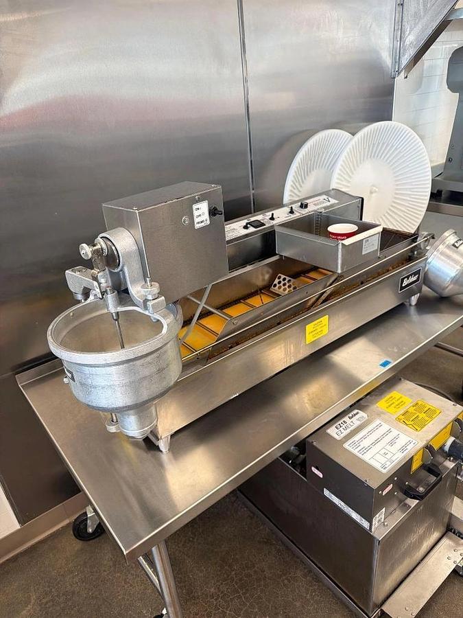 Used Belshaw Donut Robot Mark V Complete Automatic Donut Fryer System - fry and grease filtration machine