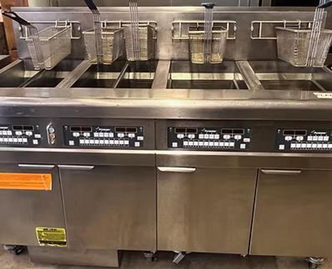 Used 4 BANK HENNY PENNY DEEP FRYRS NATURAL GAS - Model BIGLA430CSD  