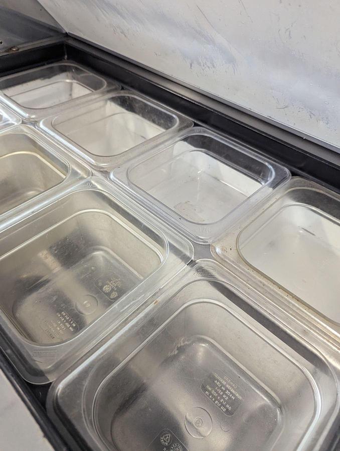 Used True TSSU-27-08D-2 28" Refrigerated Sandwich/Salad Prep Table W/Drawers