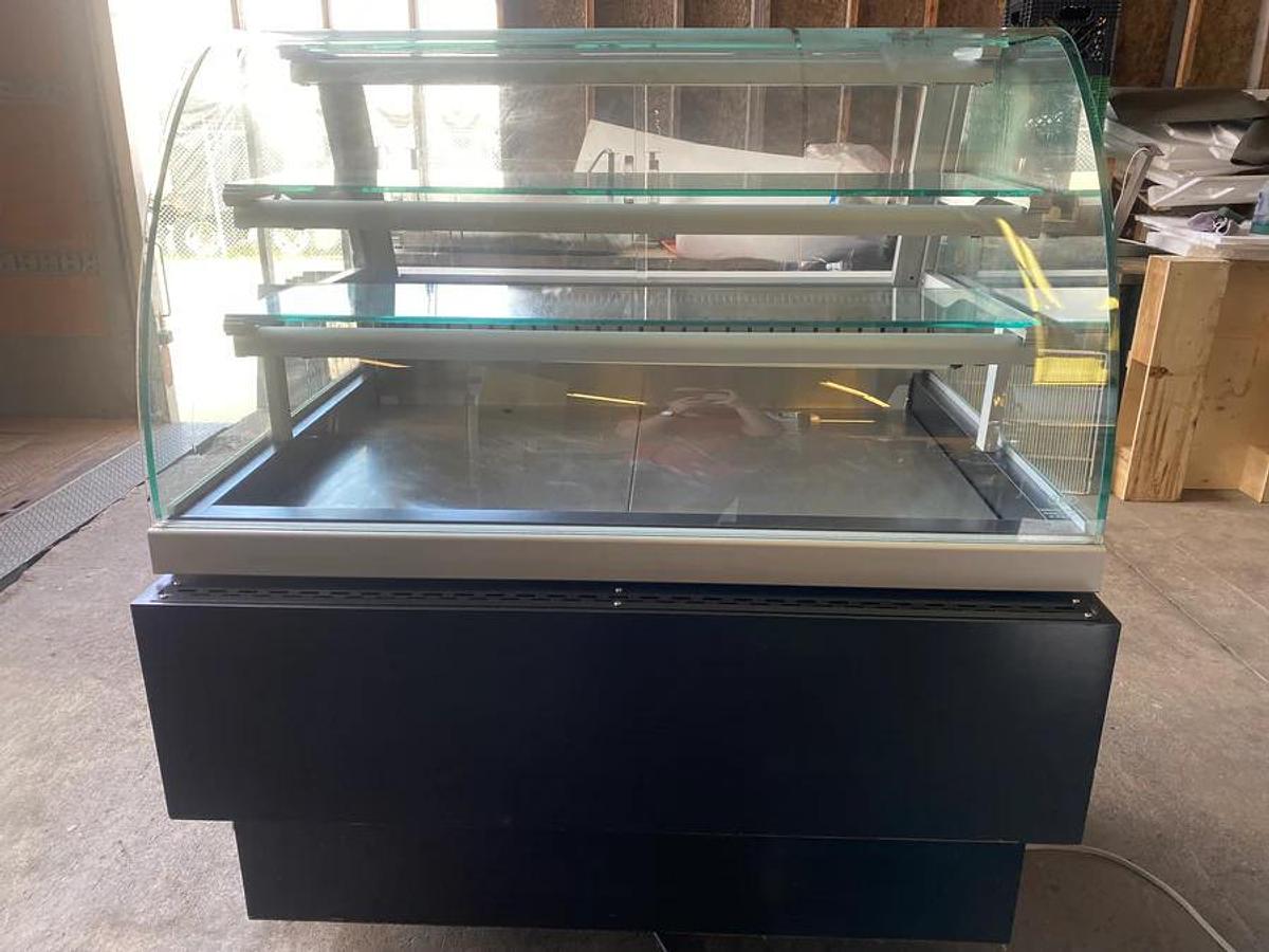 Used Canadian Display Systems Inc. DLRP 5146 Pastry/Deli Display Cooler - 46.5" WIDE