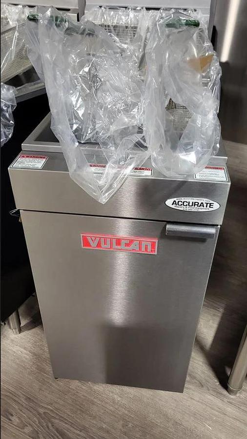 Used Vulcan LG400 Fryer -WARRANTY