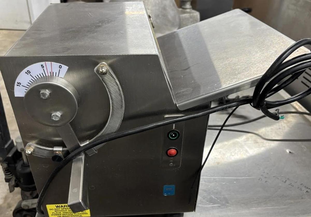 Used SOMERSET Dough Sheeter CDR 100/ Counter Top Dough Sheeter