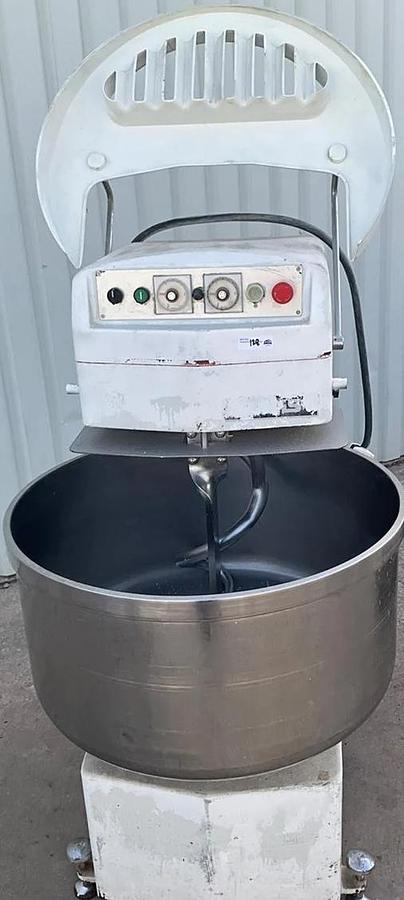 Used Lucks 80/100qt spiral dough mixer