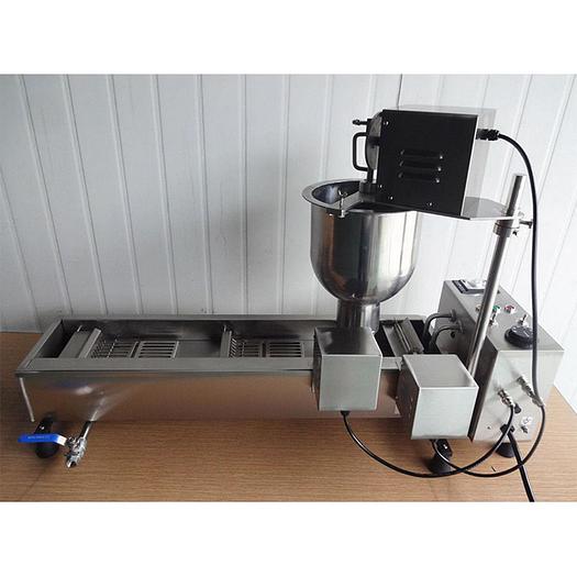 Mini donut machine brand new - makes 3 sizes of donut also -FREE SHIPPING