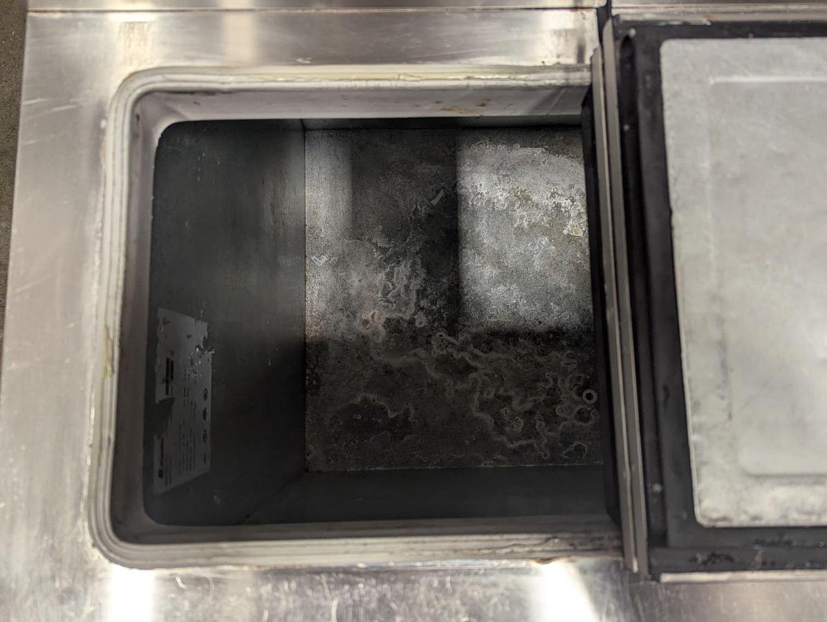 Used Norlake ZF124WVS/0 Ice Cream Dipping Cabinet