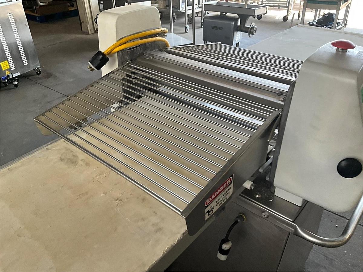 Used Rondo SFS611 butterfly laminator sheeter