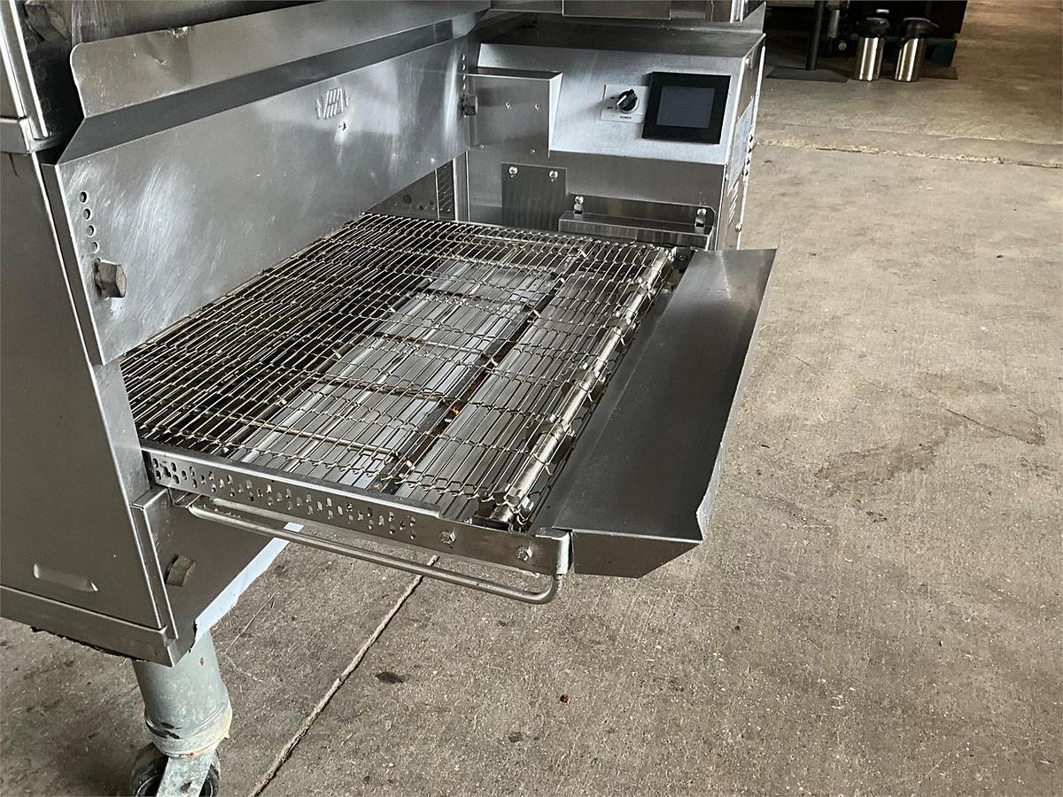 Used 2023 Middleby Marshall gas conveyor double oven - PS638G