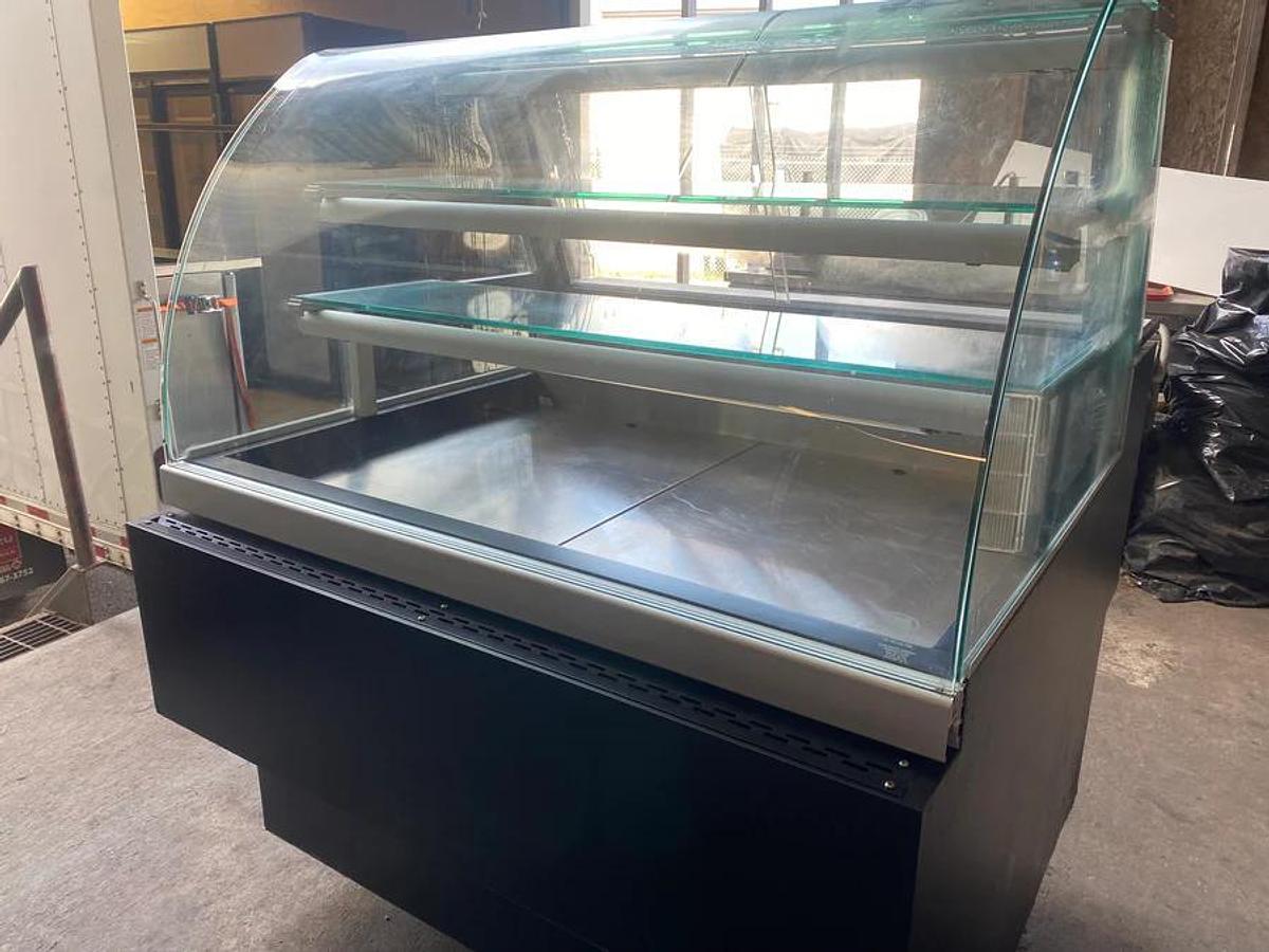 Used Canadian Display Systems Inc. DLRP 5146 Pastry/Deli Display Cooler - 46.5" WIDE