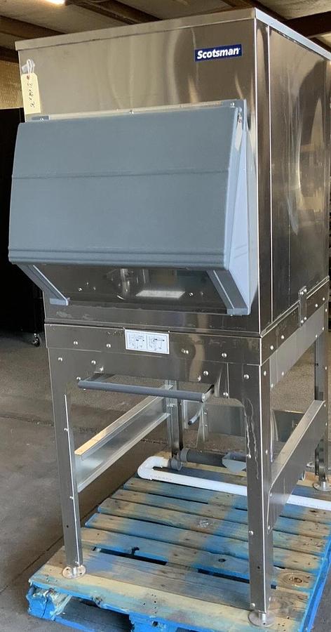 Used 2022 Scotsman ICS730 Ice bin for ice transport cart No ice machine No Cart
