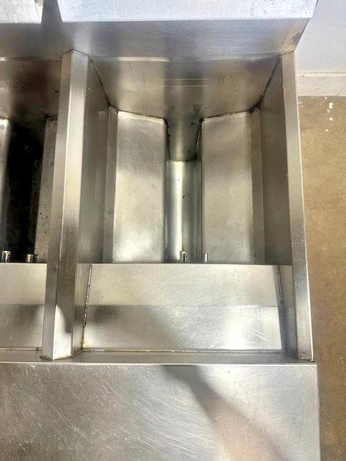Used FRYMASTER FPH250BLCSD COMMERCIAL N GAS DUAL FRYER W/ DIGITAL READOUT(ON CASTERS)