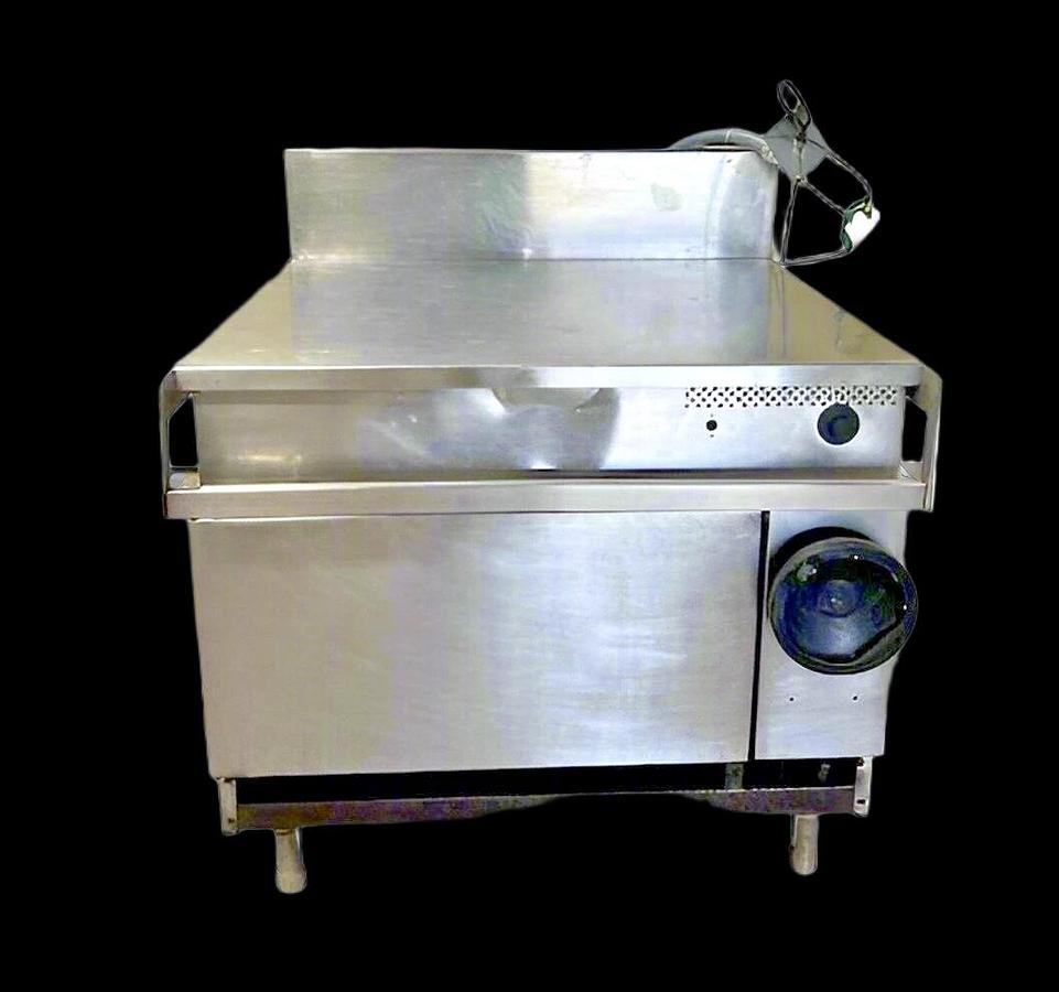 Used SOUTHBEND BPE-40M" ELECTRIC 1 PHASE MANUAL TILT 40 GAL SKILLET BRAISING PAN