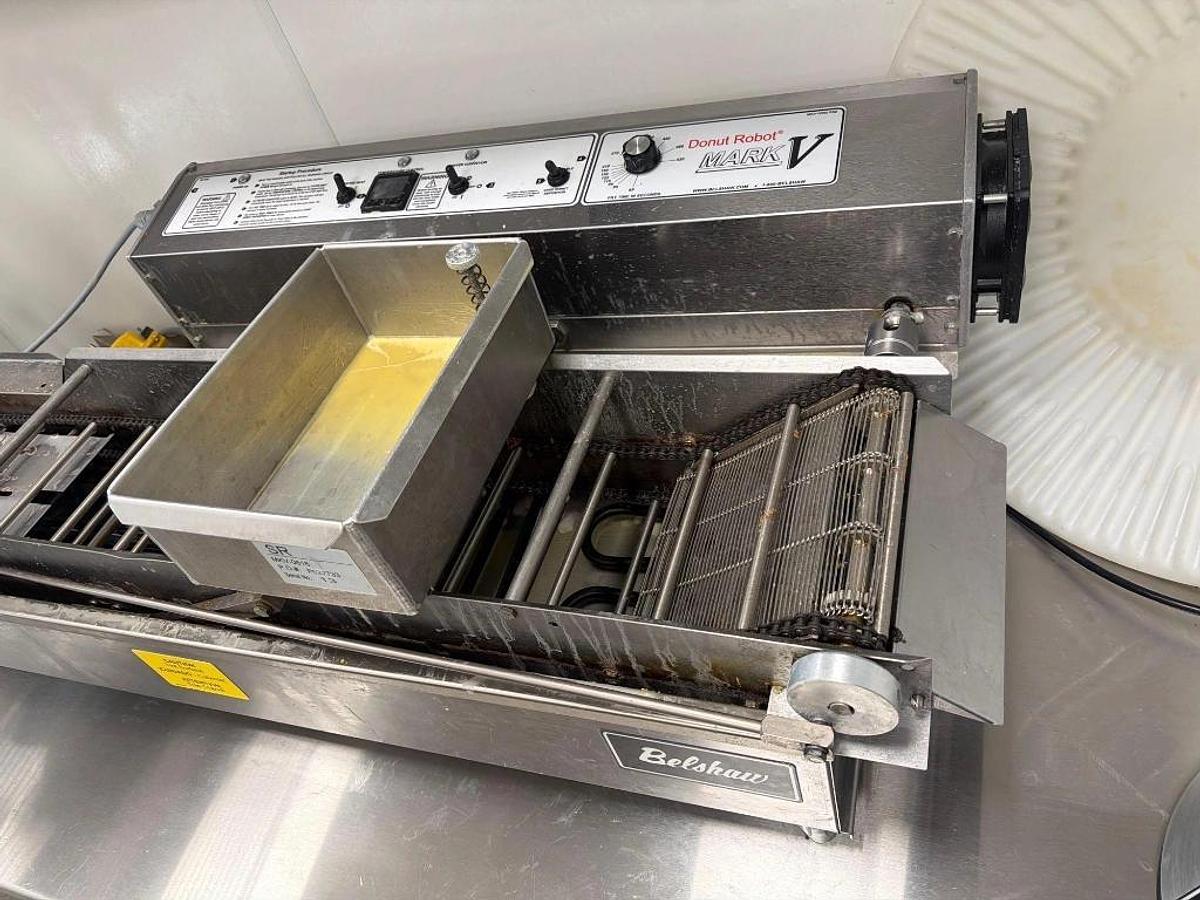 Used Belshaw Donut Robot Mark V Automatic Donut Fryer System Donut - EXCELLENT CONDITION