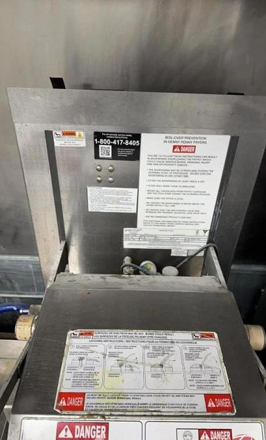 Used Henny Penny PFG-690 Natural Gas Pressure Fryer