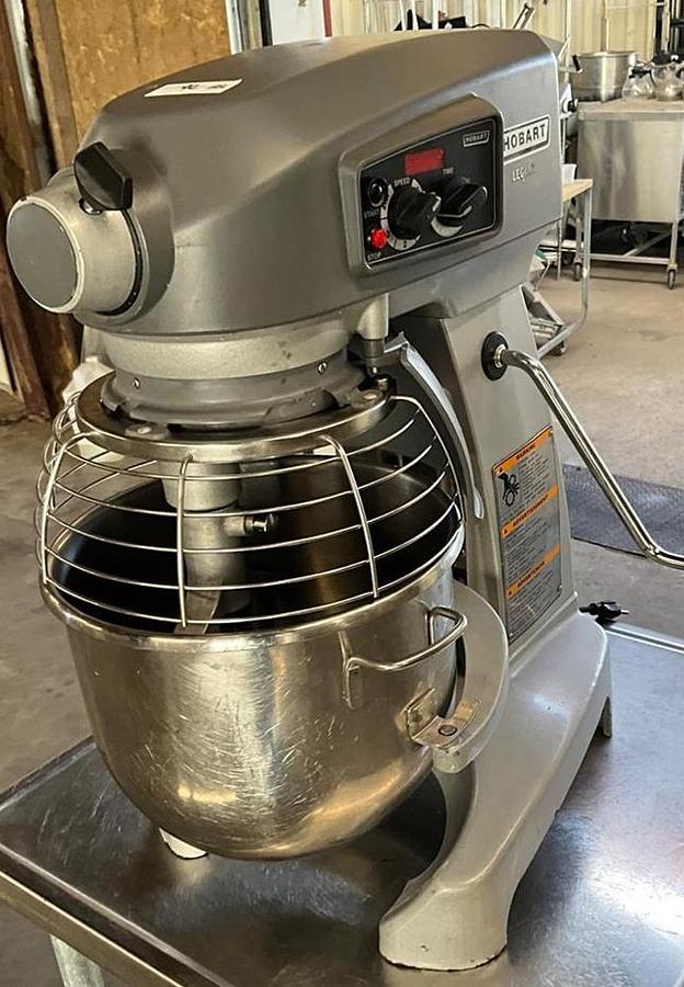 Used  Hobart 20qt Legacy with stand