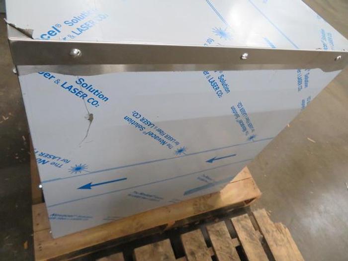 Sierra gas pizza oven - 2 shelves - brand new scratch and dent