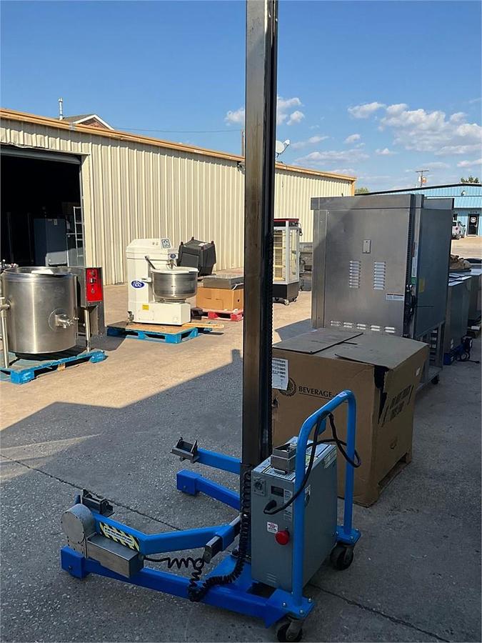 Used Savage Brother 0712HT bakery Bowl kettle lift -